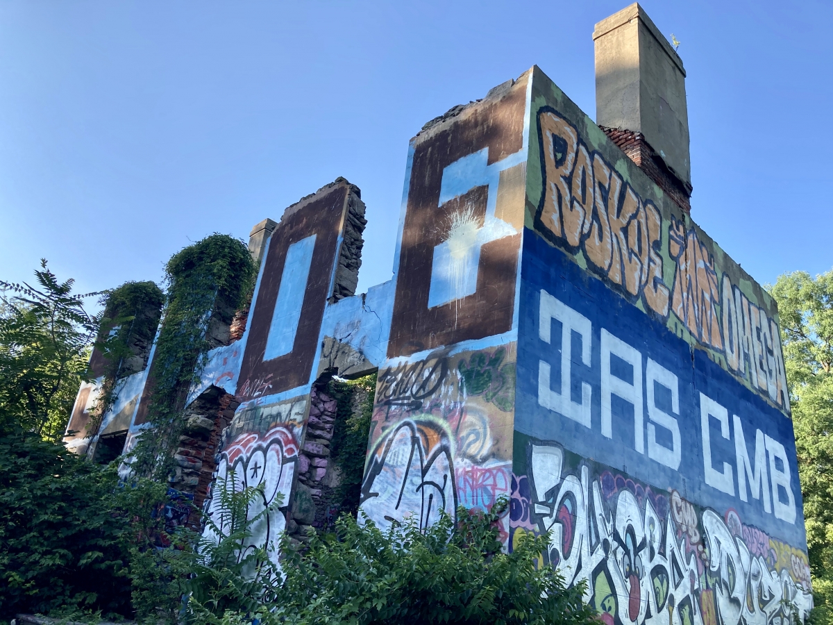 The Cliffs Mansion Ruins