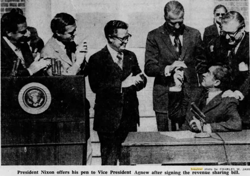 Nixon Signs Revenue Sharing Bill at Independence Hall - October 20, 1972 - The Philadelphia Inquirer