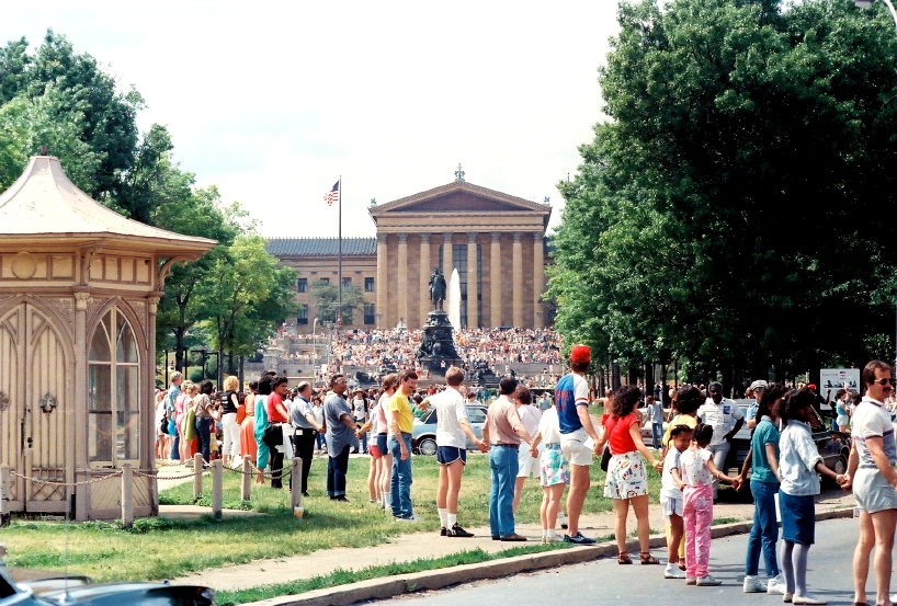 Hands Across America, Philadelphia Museum of Art, Rocky Steps, May 25, 1986 (Photo Credit: Sam Cali)